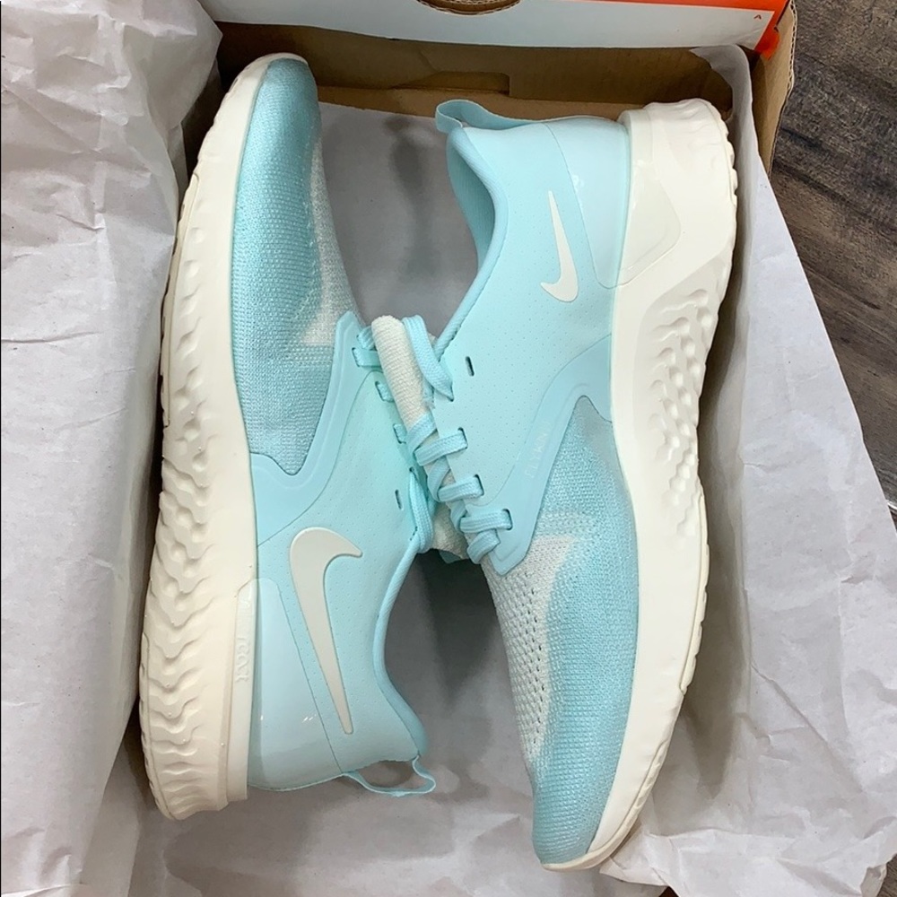 Nike Odyssey React 2 Flyknit Women's Running Gym - Picture 13 of 16